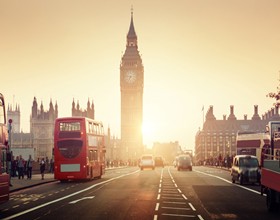 2022英国大学申请数据：最热专业超40万人抢，中国大陆申请人数增10%！