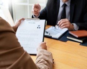 应届生的“金三银四”：有人被社会毒打，有人年薪35w...