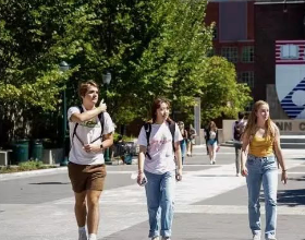 赴美留学人数突破100万！申请两极分化，美国大学身处“冰火两重天”