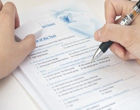 问：想进QS前50名校，托福要考多少分？(附2022下半年托福考试日历)