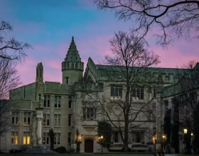 常年盘踞U.S.News第一、全美首所“财富自由”的大学，究竟有多强？