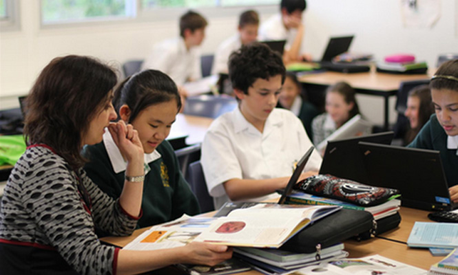 思考：在澳洲读中学，还需要选修中文吗?