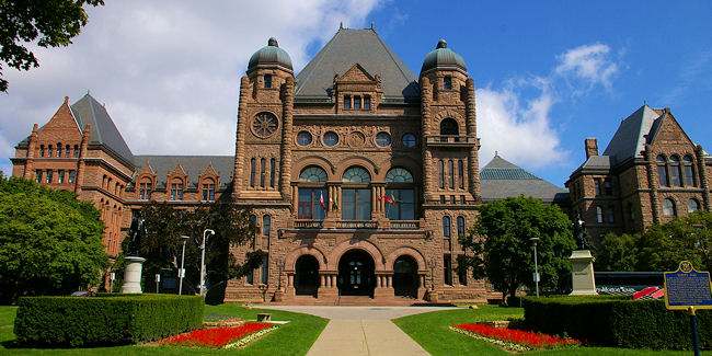 申请加拿大研究生留学一定要注意这些方面