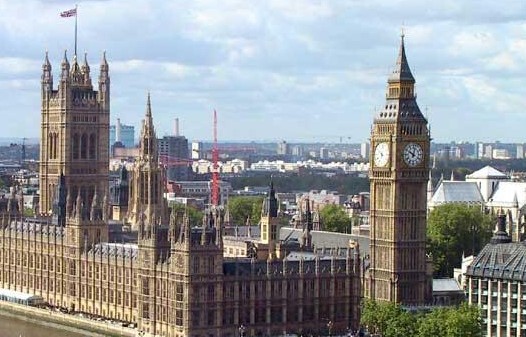 去英国留学读计算机专业哪些大学比较好？