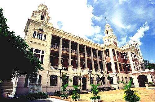 为什么到香港上大学？看懂这些政策就知道了