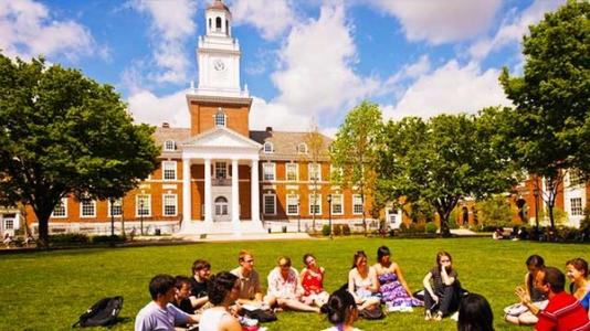 Linked In八大热门行业美国大学就业TOP10