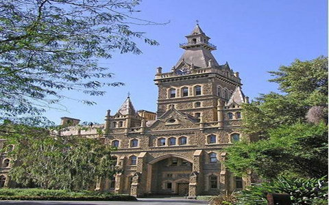 申请英国商科明确提出要GMAT的学校有哪些？