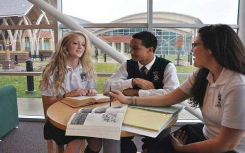 美国留学费用每年需要多少钱?