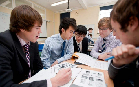 雅思考多少分就可以去英国留学？