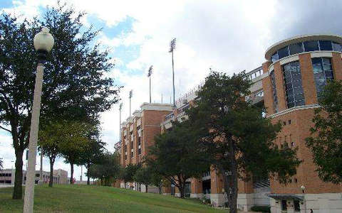 美国留学需要交保证金吗？交多少？